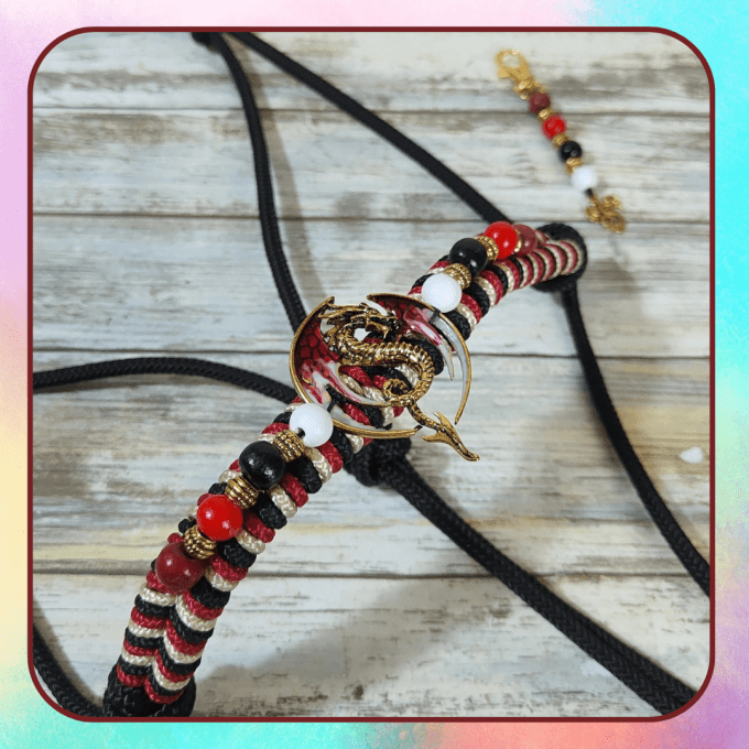 Licol "Dragon" noir et rouge taille cob 