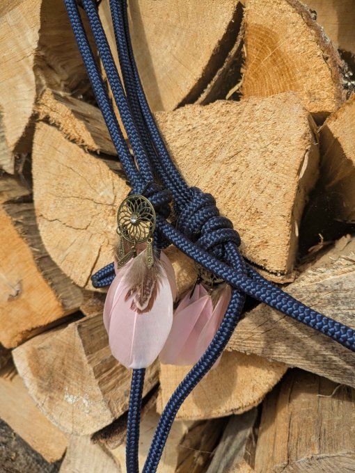 Licol "Texas" bleu marine/rose/doré avec deux bijoux plumes taille cob