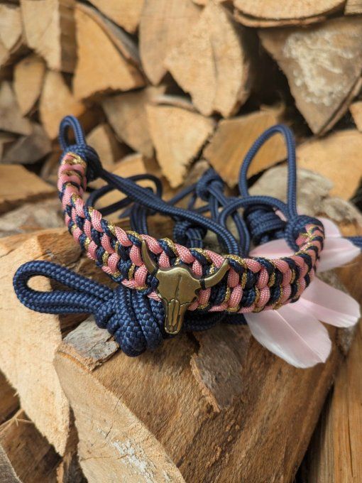 Licol "Texas" bleu marine/rose/doré avec deux bijoux plumes taille cob